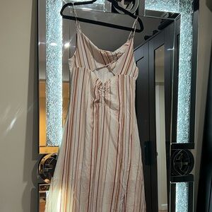 Large maxi cutout dress but no stretch: fits like a medium